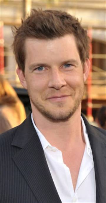 Is Eric Mabius Still Walking Down the Aisle?