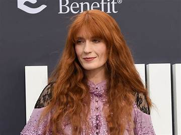 Unveiling Florence Welch's Love Life: Who Is Her Boyfriend in 2024?